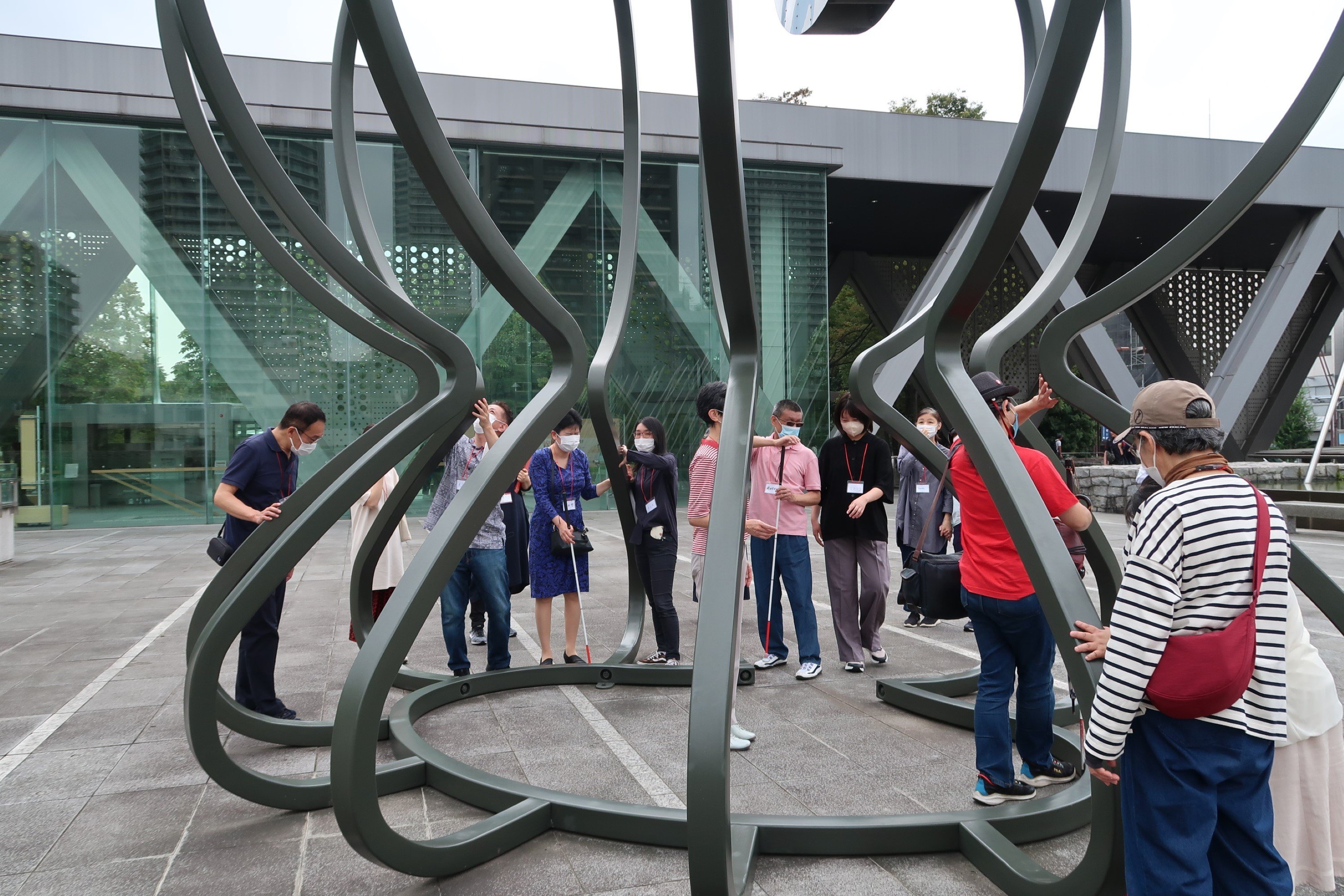 視覚障害のある方との鑑賞と創作プログラム | 教育普及ブログ